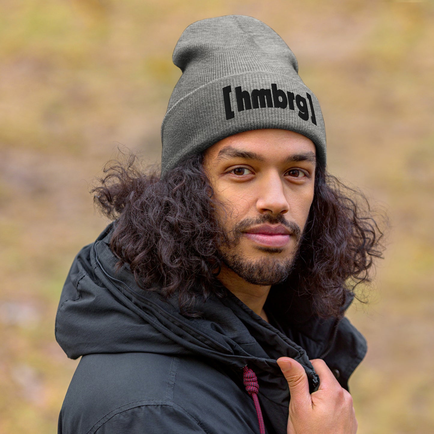 Hamburg Beanie mit schwarzem [hmbrg] Stick – Deine Stadt. Dein Style. Dein Winter.